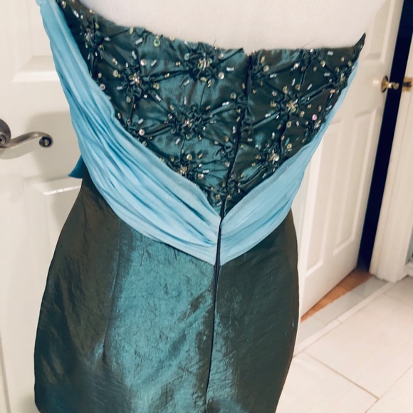 Beautiful Strapless Gown - Picture 3 of 7